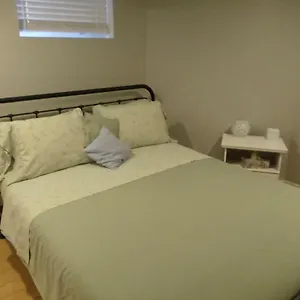  Apartamento Fantastic And Modern Downtown 1-bed Basement Apt., Parking Wi-fi And Netflix Included