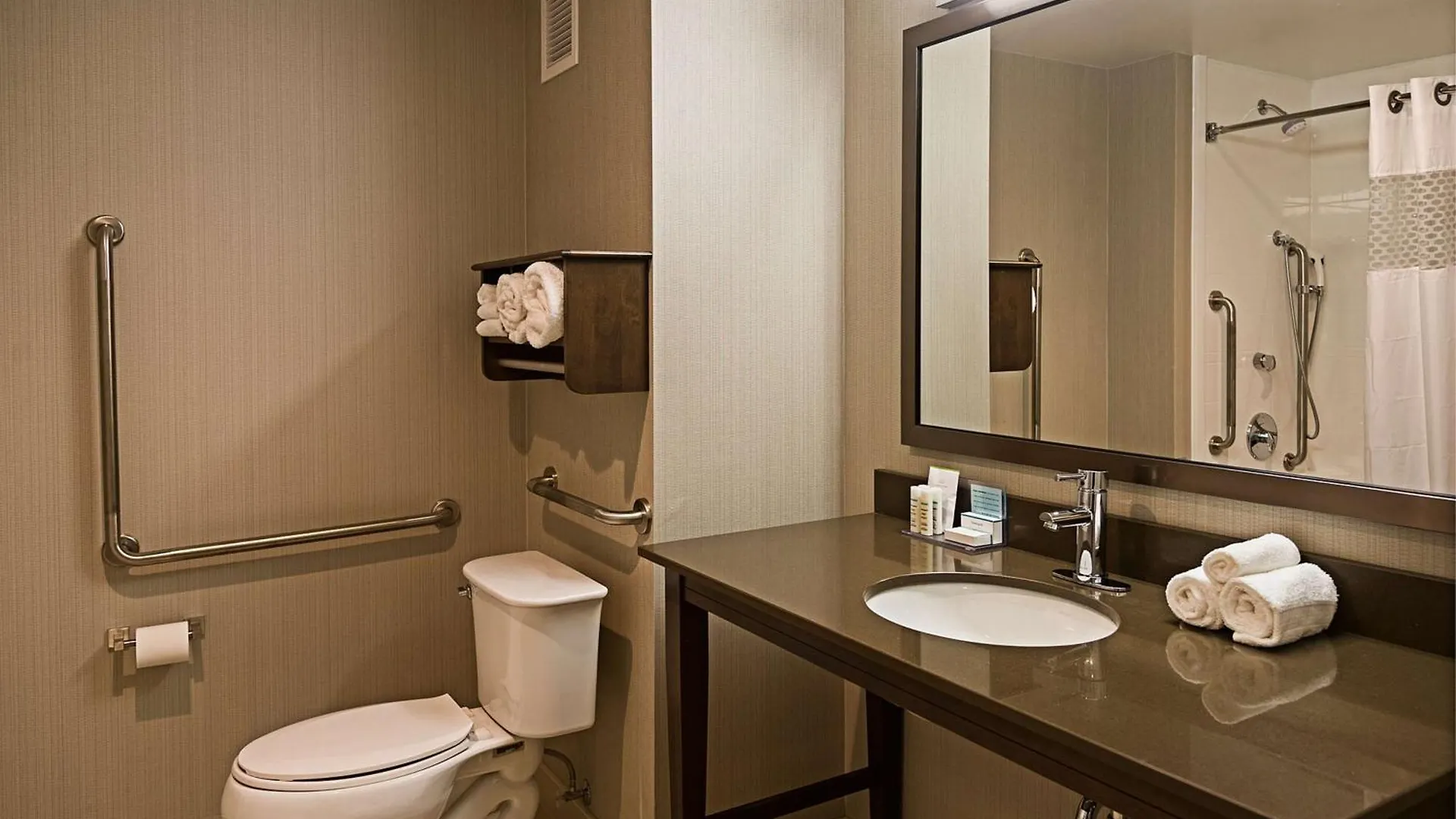 Hotel Hampton Inn By Hilton Ottawa Airport