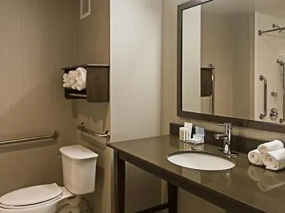 Hampton Inn By Hilton Ottawa Airport