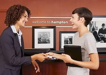 Hampton Inn By Hilton Ottawa Airport 3*,
